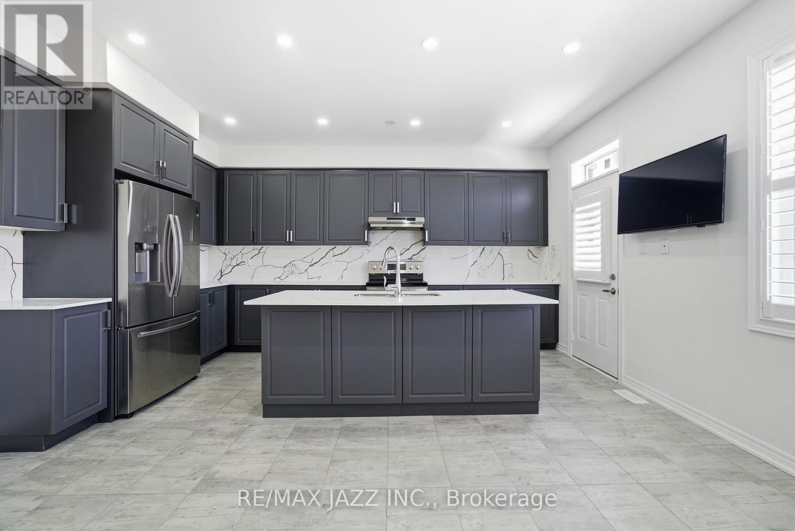 123 Woolacott Lane, Clarington, Ontario  L1C 7H1 - Photo 8 - E12851802