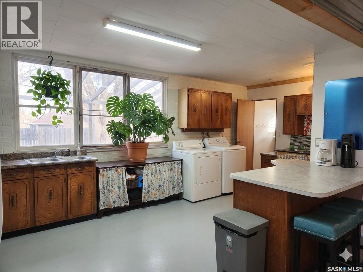 421 4th Street, Chaplin, Saskatchewan  S0H 0V0 - Photo 4 - SK028646