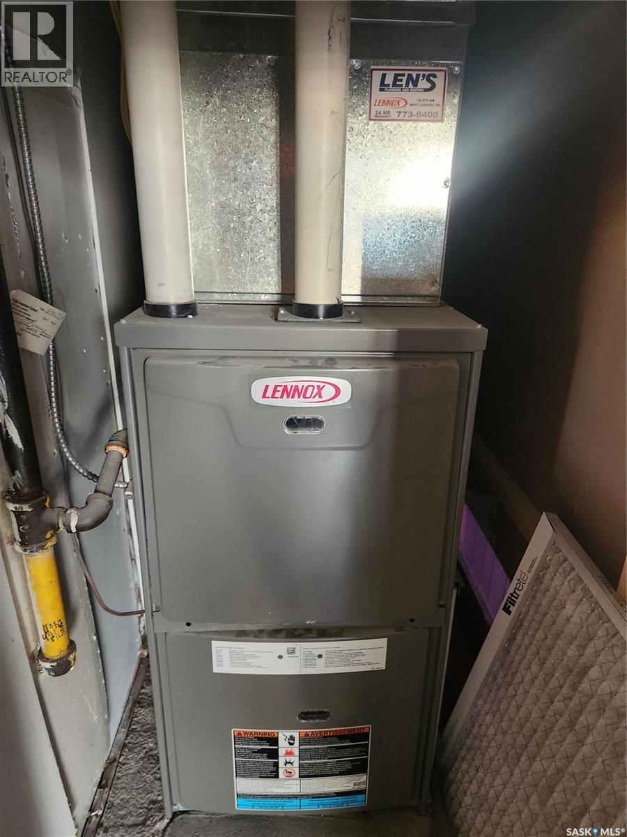 421 4th Street, Chaplin, Saskatchewan  S0H 0V0 - Photo 31 - SK028646