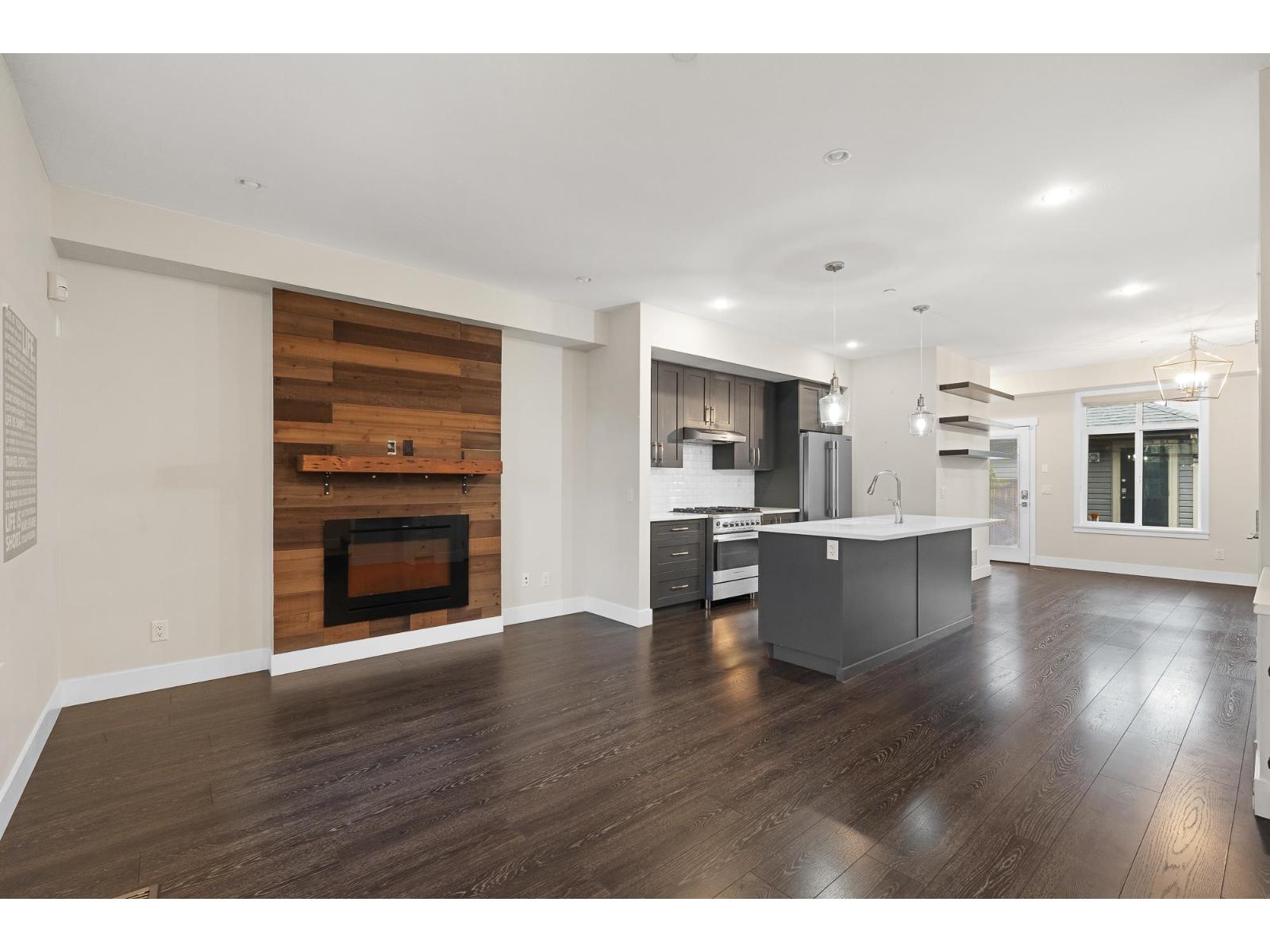 20362 84 Avenue, Langley, British Columbia  V2Y 0R6 - Photo 4 - R3096165