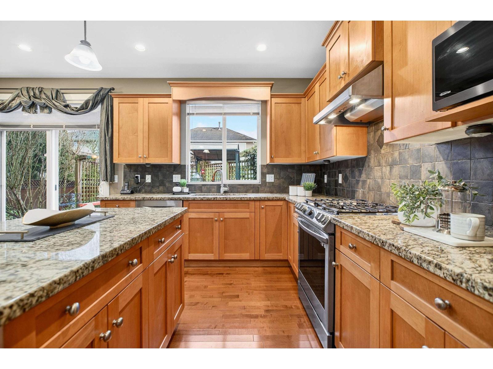 7134 196a Street, Langley, British Columbia  V2Y 2Z9 - Photo 15 - R3096754