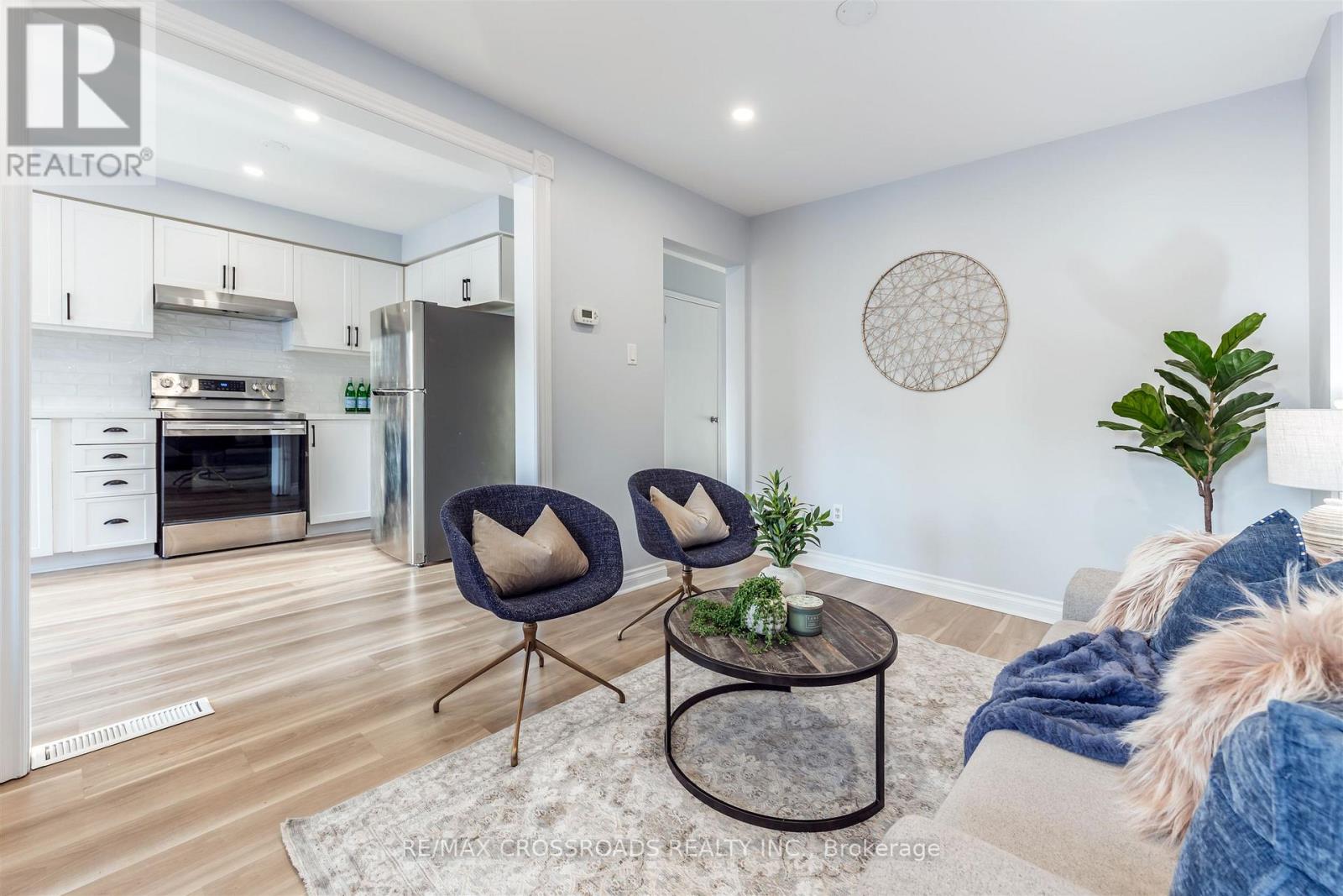 32 Trudeau Drive, Clarington (Bowmanville), Ontario  L1C 4K1 - Photo 10 - E12851758