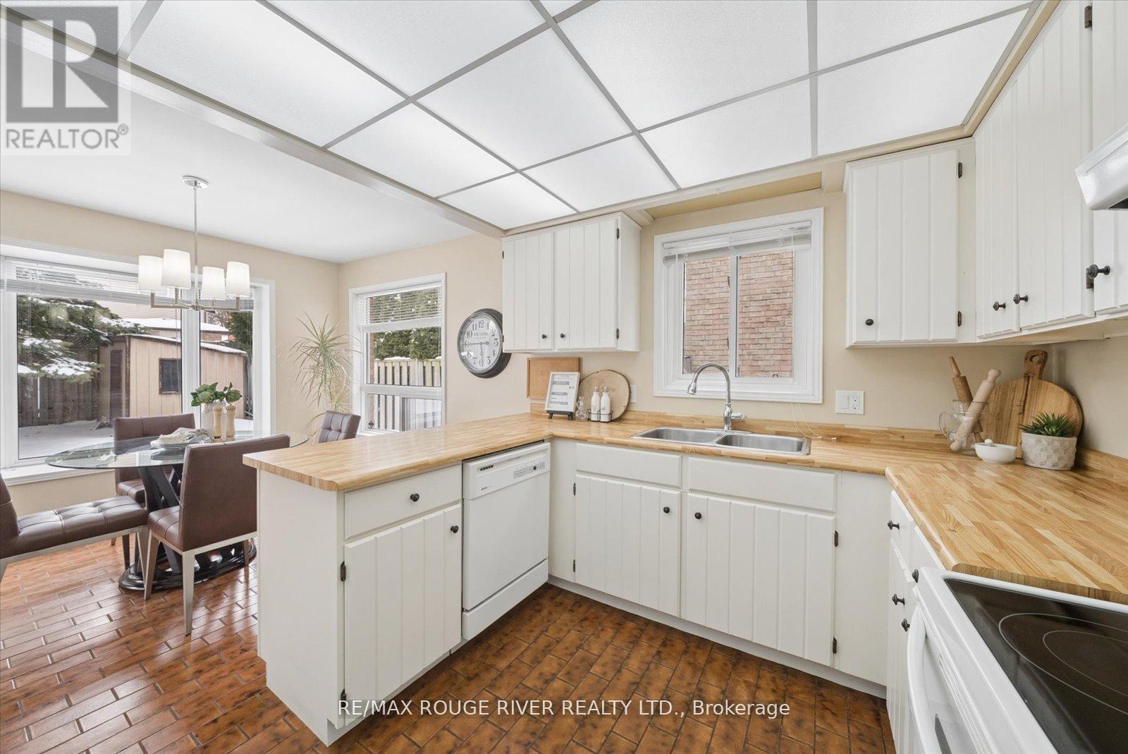 1 Worfolk Place, Whitby, Ontario  L1N 6Z2 - Photo 10 - E12851834