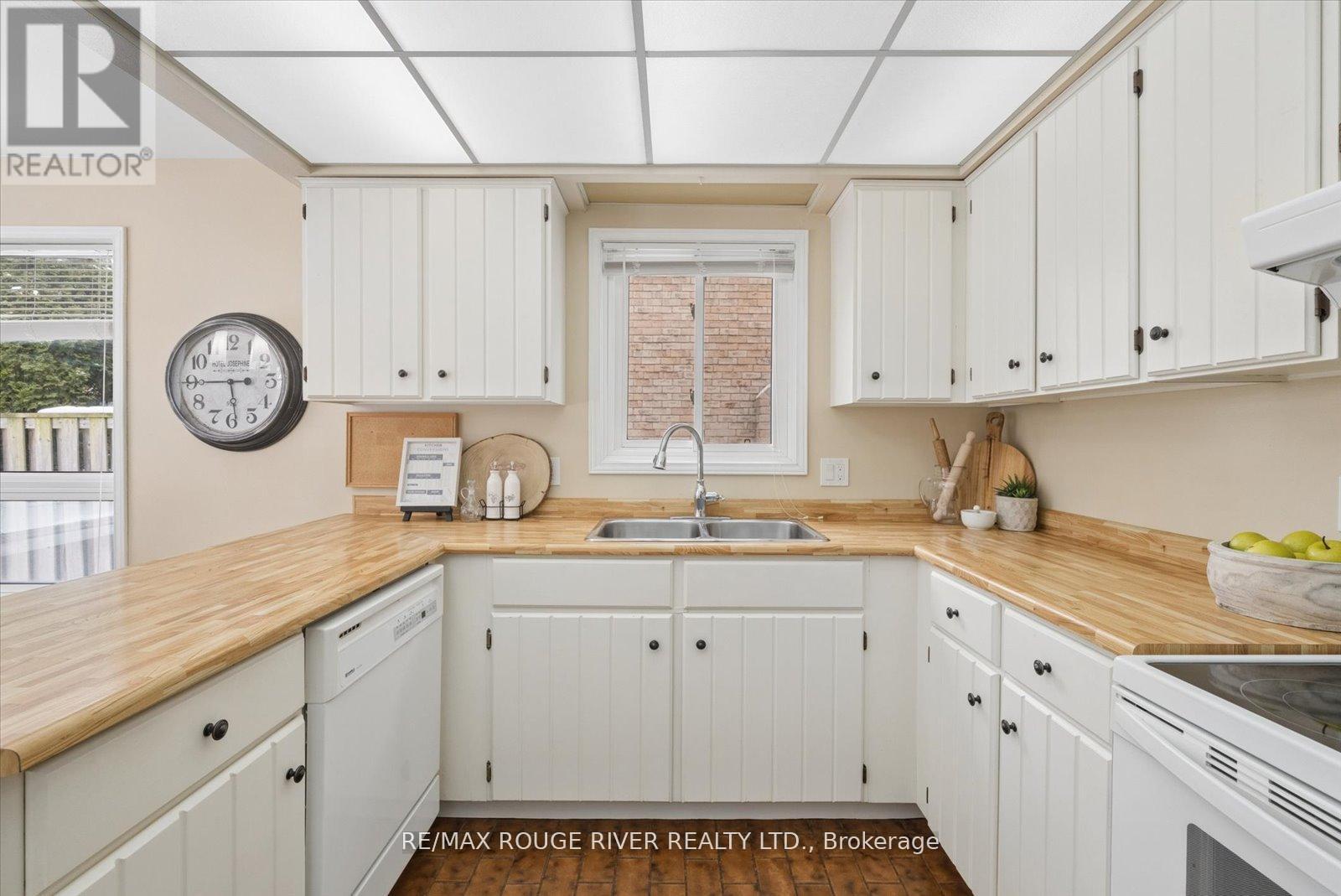 1 Worfolk Place, Whitby, Ontario  L1N 6Z2 - Photo 11 - E12851834