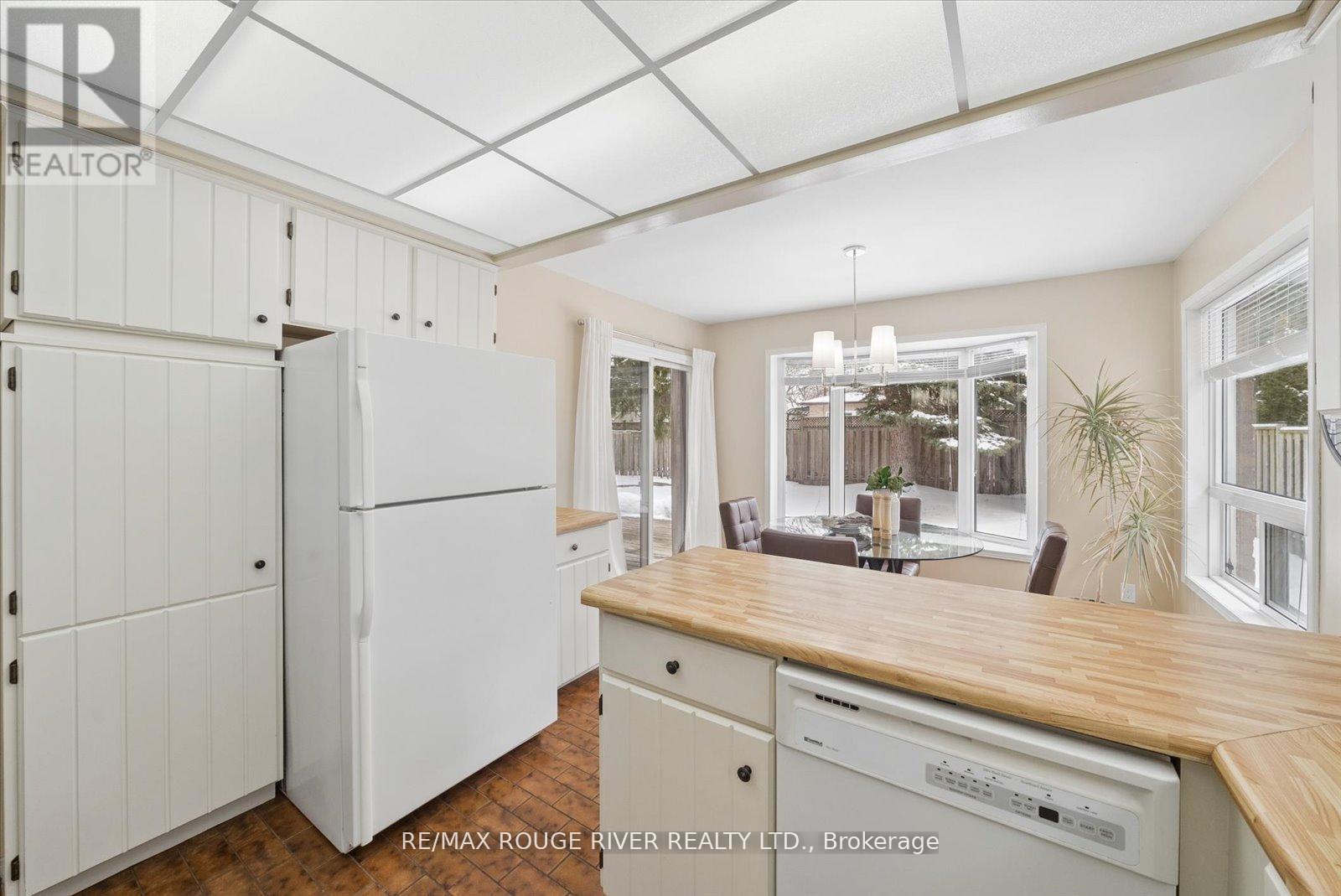 1 Worfolk Place, Whitby, Ontario  L1N 6Z2 - Photo 12 - E12851834