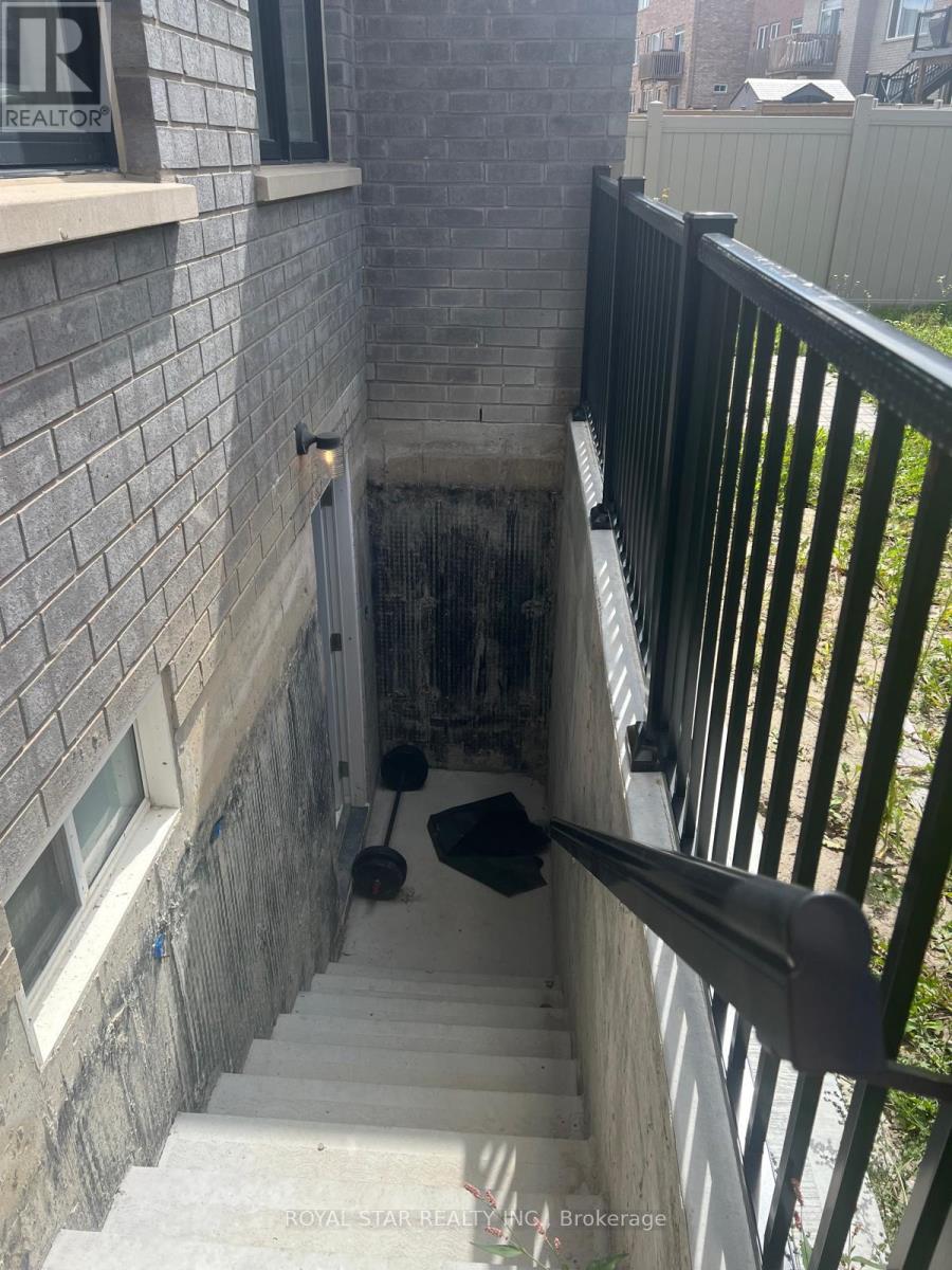 Bsmt - 89 Forest Edge Crescent, East Gwillimbury, Ontario  L9N 0S6 - Photo 2 - N12851774