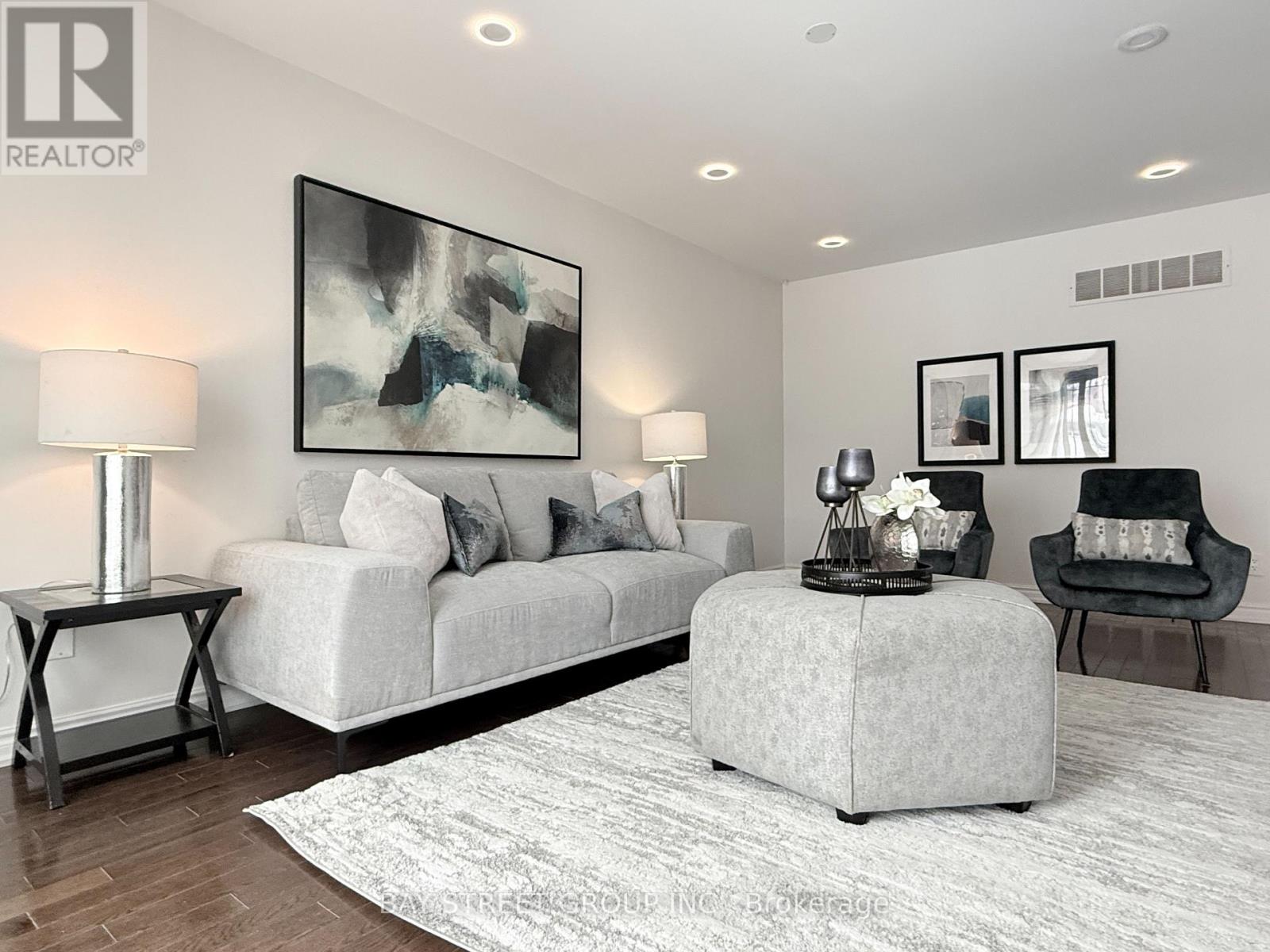 212 Risebrough Circuit, Markham, Ontario  L3R 3H9 - Photo 10 - N12851840