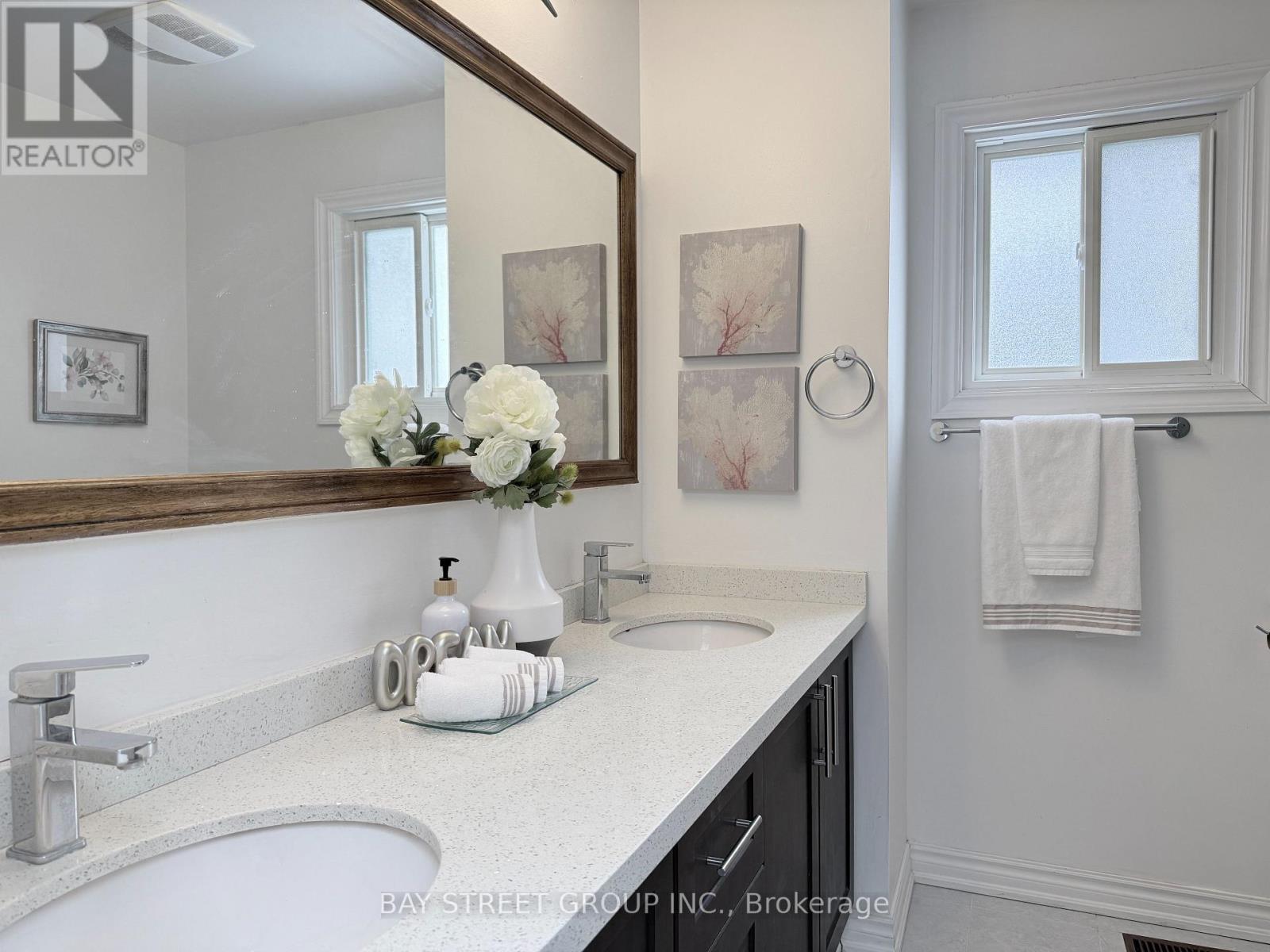 212 Risebrough Circuit, Markham, Ontario  L3R 3H9 - Photo 19 - N12851840