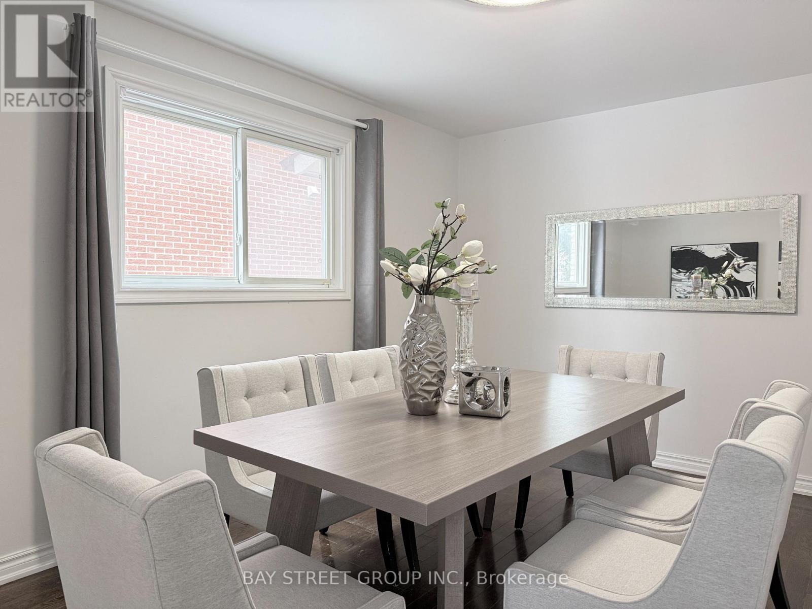 212 Risebrough Circuit, Markham, Ontario  L3R 3H9 - Photo 8 - N12851840