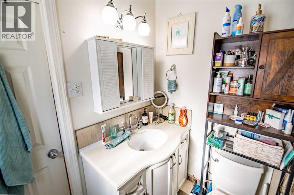 5111 47 Avenue, Sylvan Lake, Alberta  T4S 1G9 - Photo 12 - A2286832