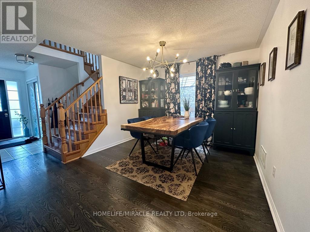 64 Sweetwood Circle W, Brampton, Ontario  L7A 2X7 - Photo 5 - W12851790