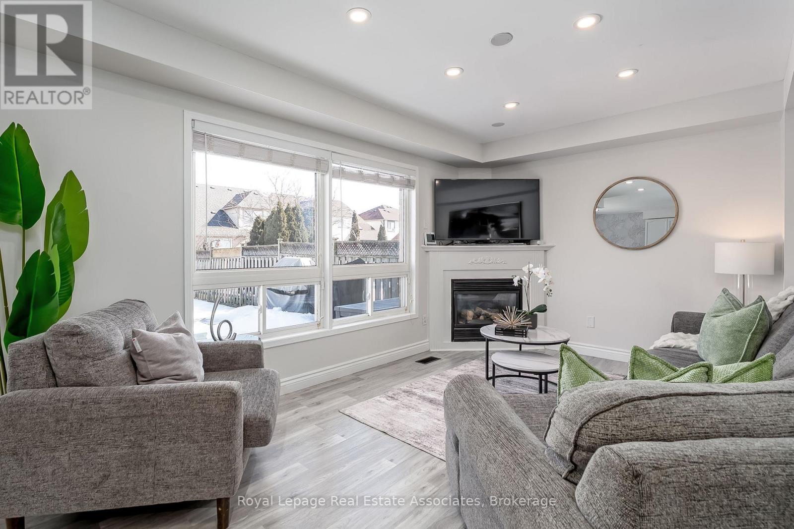 1130 Zimmerman Crescent, Milton, Ontario  L9T 5T2 - Photo 8 - W12851816