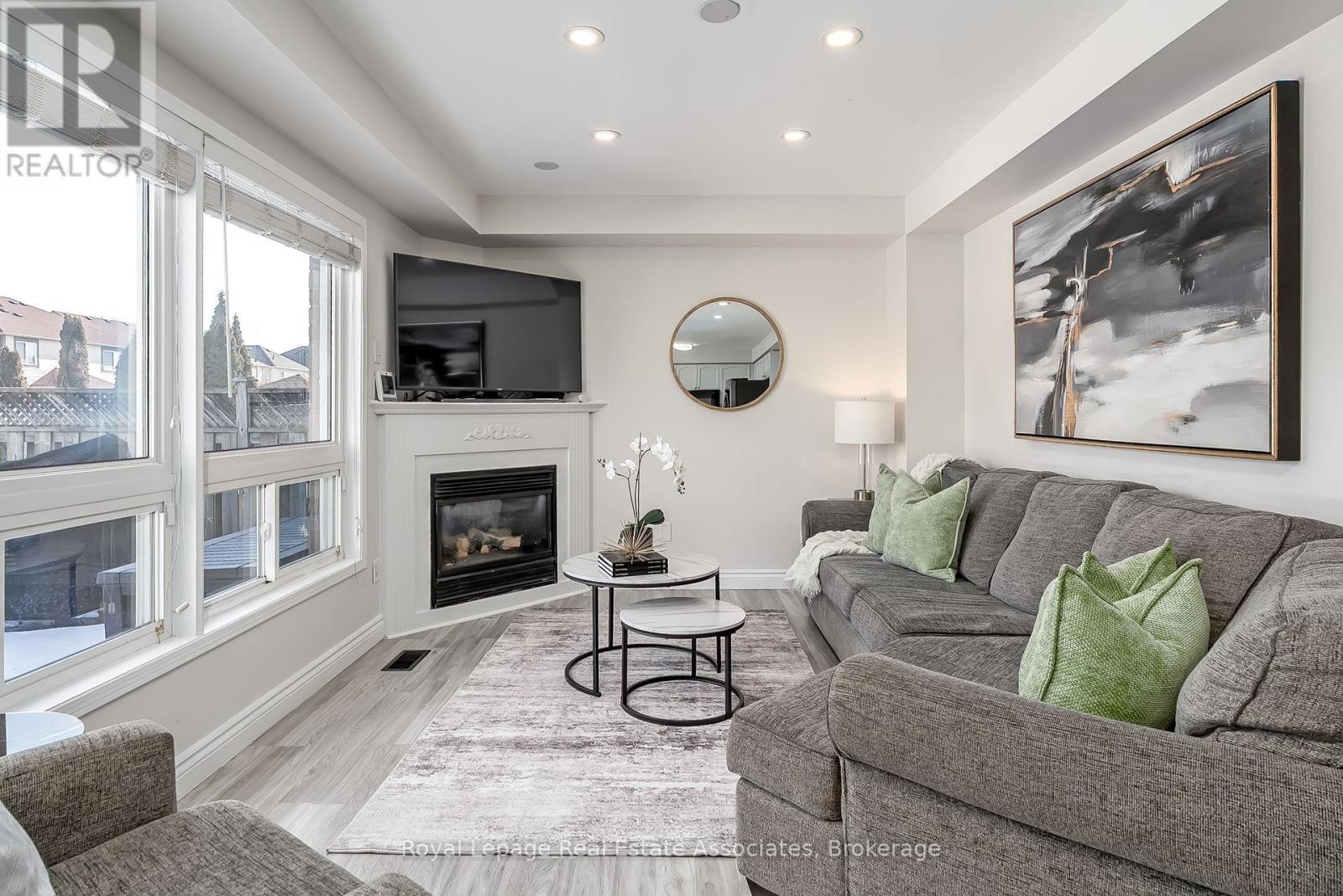 1130 Zimmerman Crescent, Milton, Ontario  L9T 5T2 - Photo 9 - W12851816