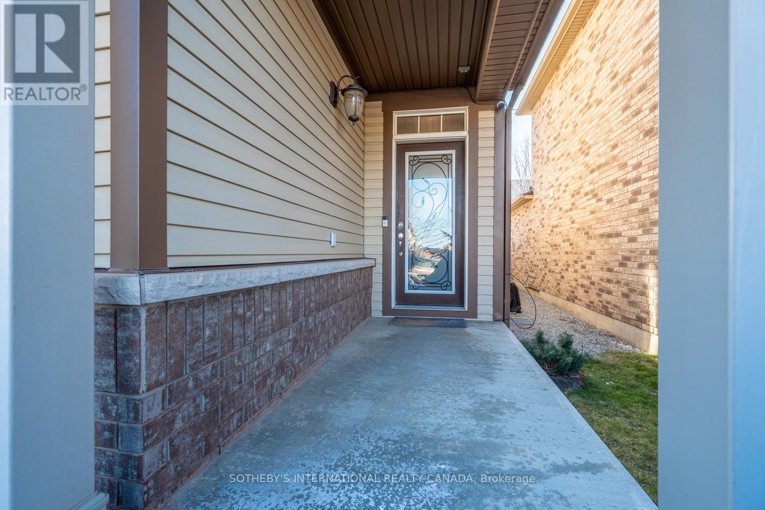 364 Leiterman Drive, Milton, Ontario  L9T 8G2 - Photo 3 - W12851828