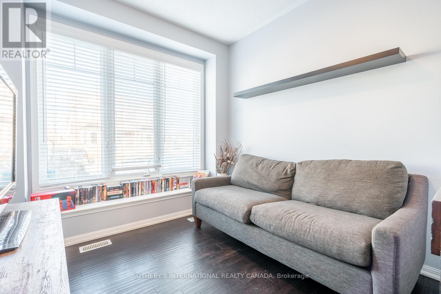 364 Leiterman Drive, Milton, Ontario  L9T 8G2 - Photo 6 - W12851828