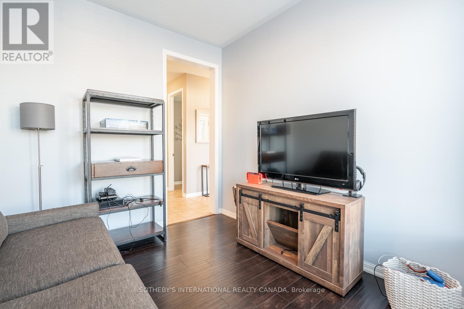 364 Leiterman Drive, Milton, Ontario  L9T 8G2 - Photo 7 - W12851828