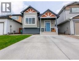 1, 898 Greywolf Run N, Lethbridge, Alberta