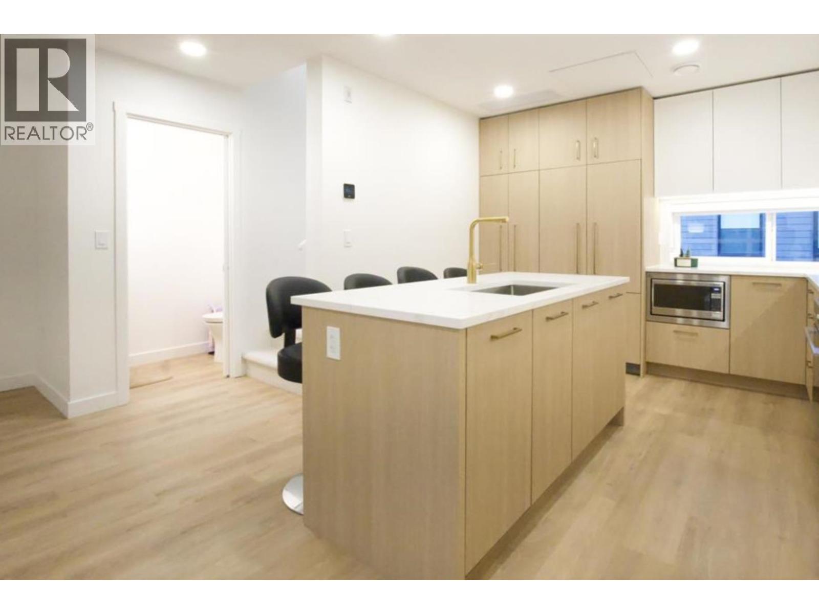 202 381 Clayton Street, Coquitlam, British Columbia  V3K 0J8 - Photo 5 - R3096428