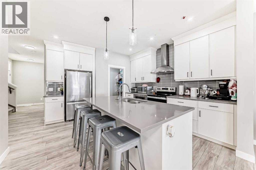 240 Creekstone Row Sw, Calgary, Alberta  T2X 4Y5 - Photo 2 - A2285154