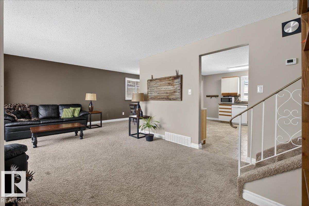 8804 38 Av Nw, Edmonton, Alberta  T6K 0E6 - Photo 4 - E4476128