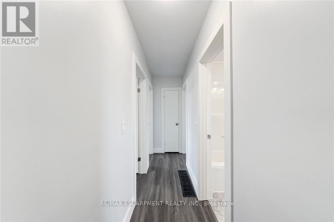 167 Miles Road, Hamilton, Ontario  L8W 1E2 - Photo 10 - X12851820