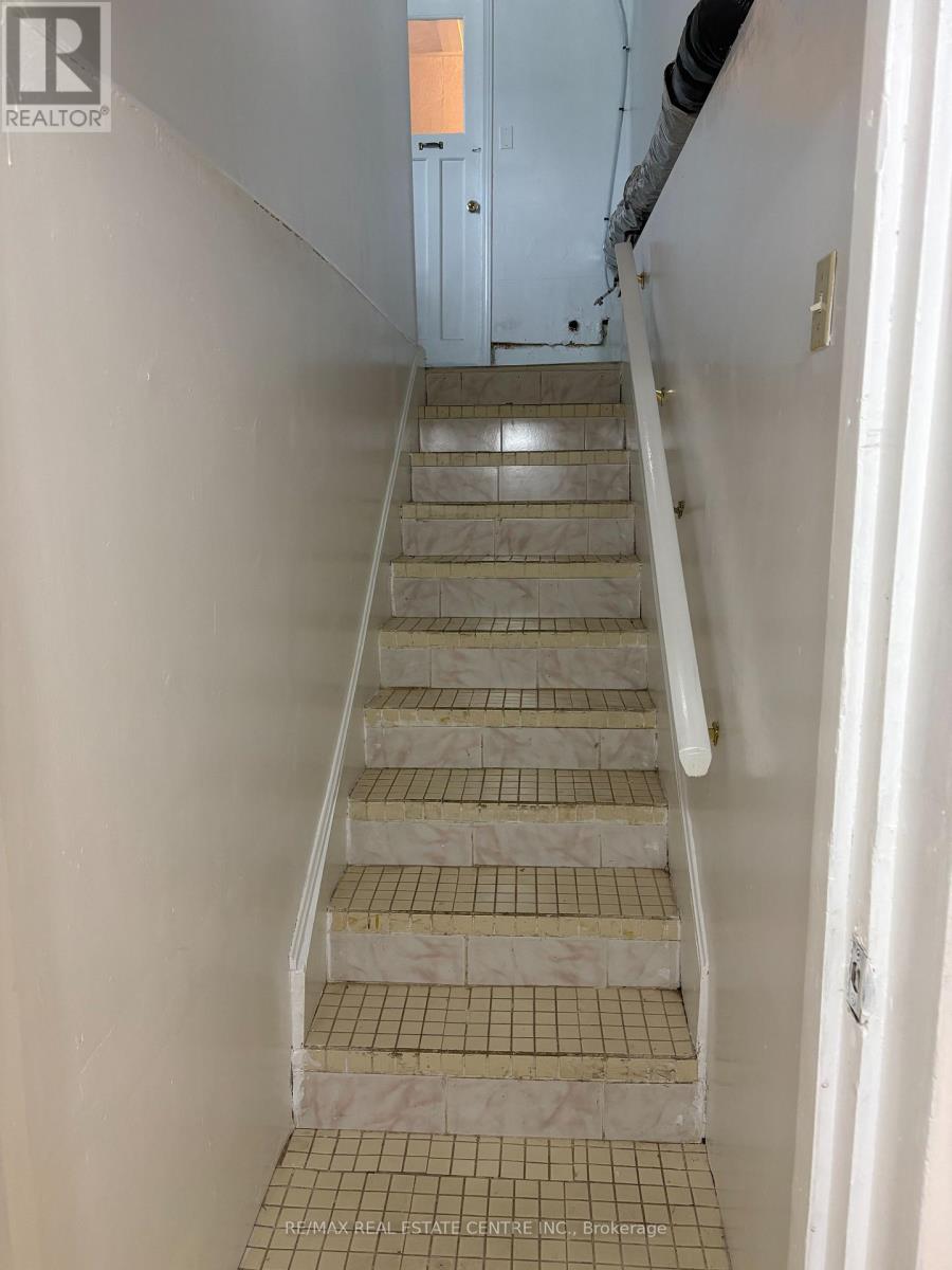 Basement - 27 Fairlight Street, Brampton, Ontario  L6Z 3W2 - Photo 14 - W12841238