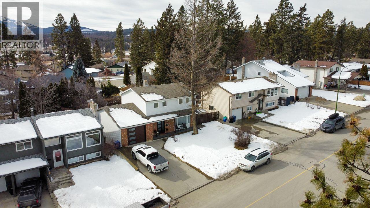 3305 7th Street S, Cranbrook, British Columbia  V1C 5G6 - Photo 9 - 10378012