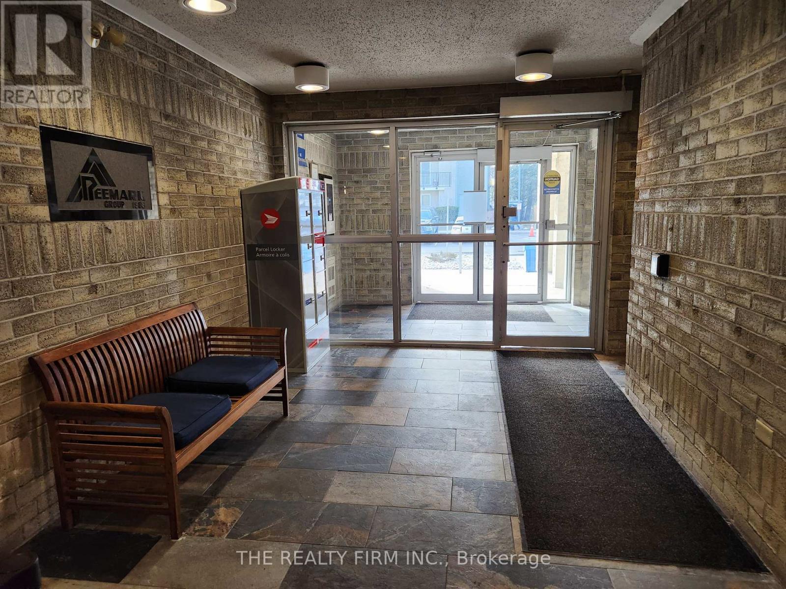 208 - 735 Deveron Crescent, London South, Ontario  N5Z 4X8 - Photo 3 - X12851888