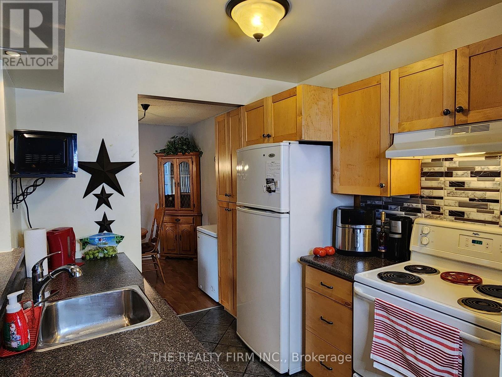 208 - 735 Deveron Crescent, London South, Ontario  N5Z 4X8 - Photo 4 - X12851888