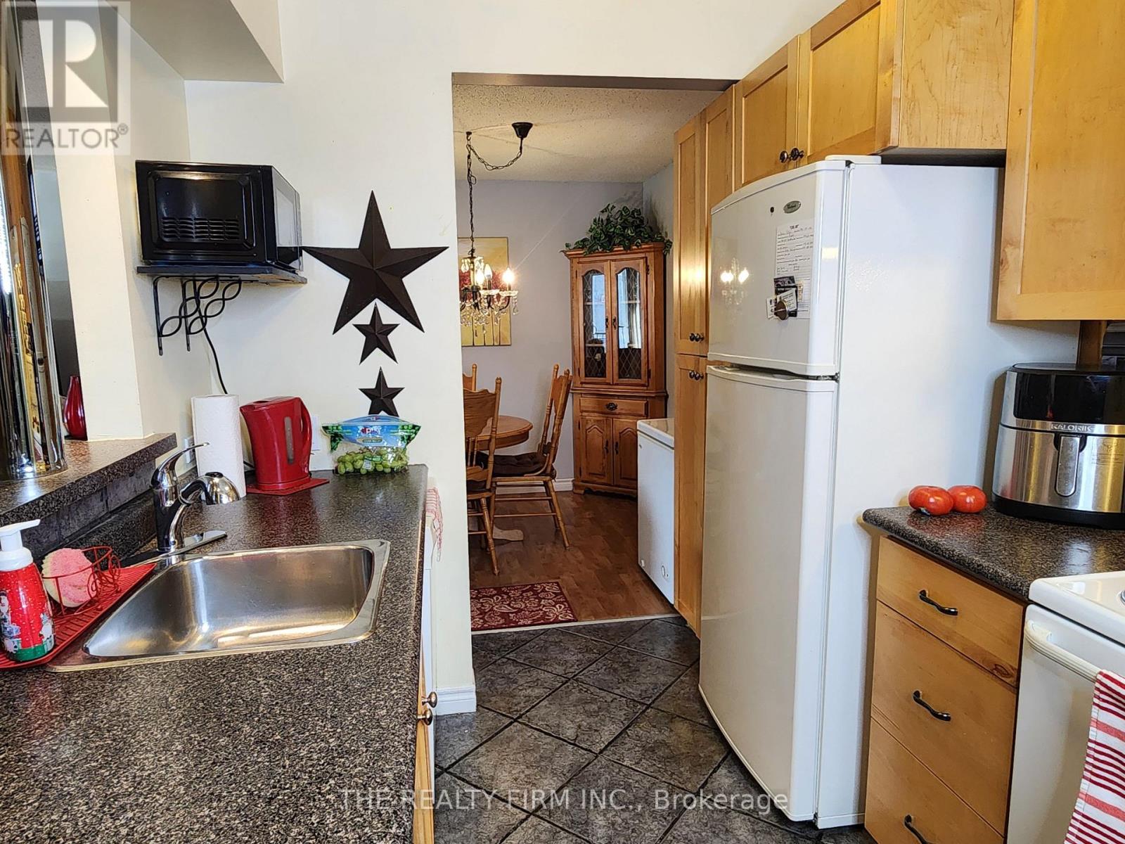 208 - 735 Deveron Crescent, London South, Ontario  N5Z 4X8 - Photo 6 - X12851888