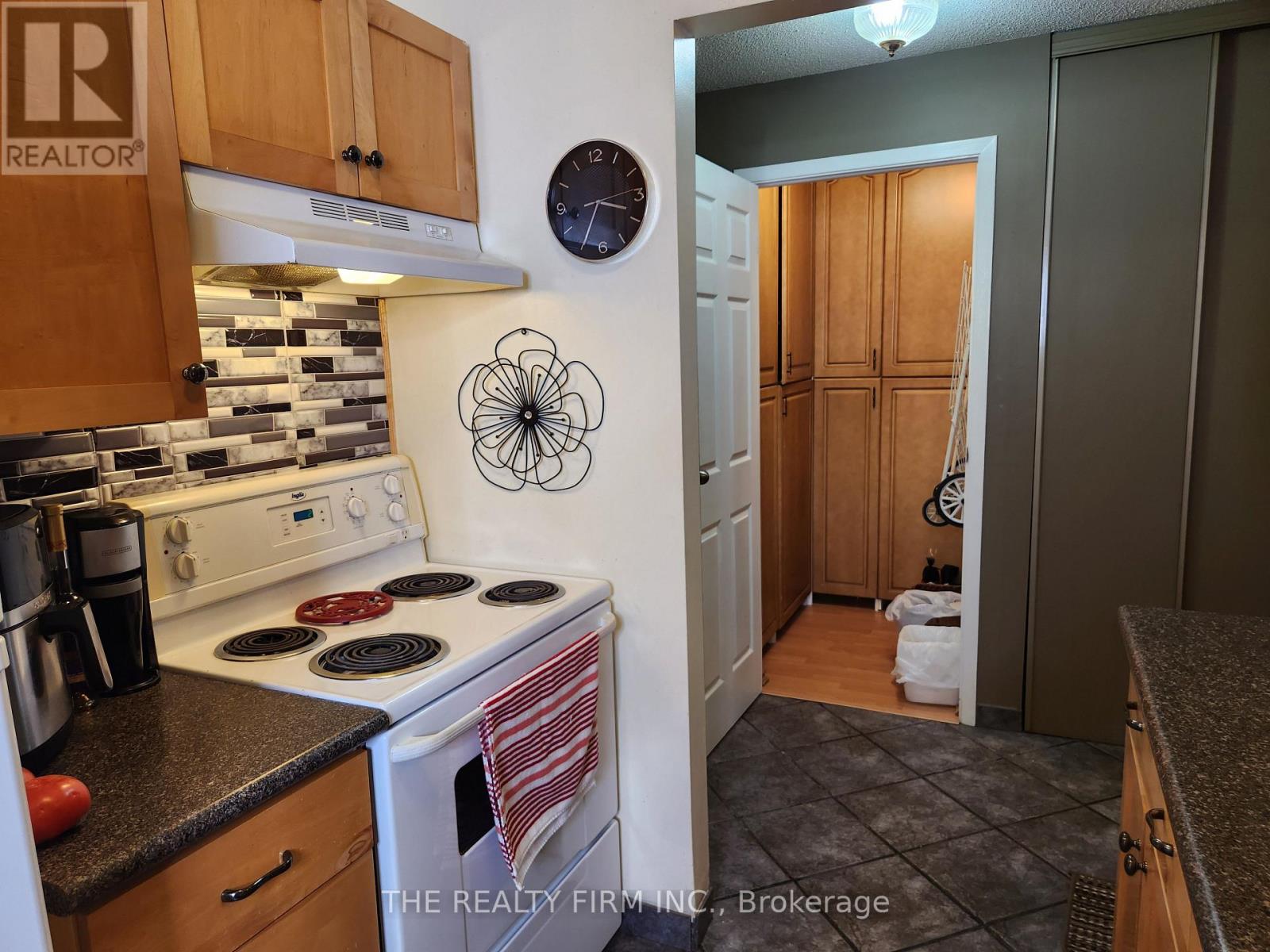 208 - 735 Deveron Crescent, London South, Ontario  N5Z 4X8 - Photo 7 - X12851888