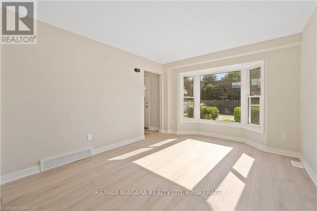 1 - 6344 Drummond Road, Niagara Falls, Ontario  L2G 4M9 - Photo 10 - X12851896