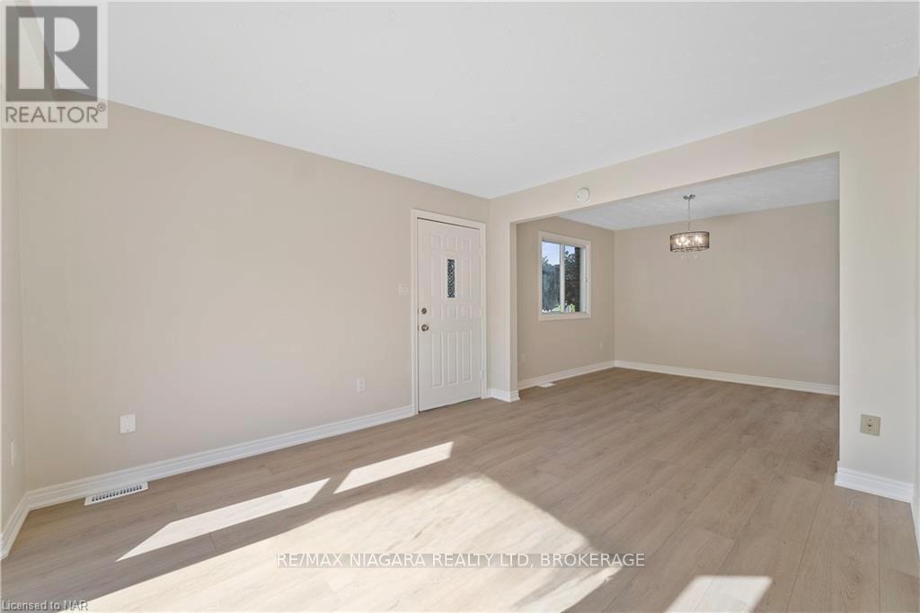 1 - 6344 Drummond Road, Niagara Falls, Ontario  L2G 4M9 - Photo 12 - X12851896