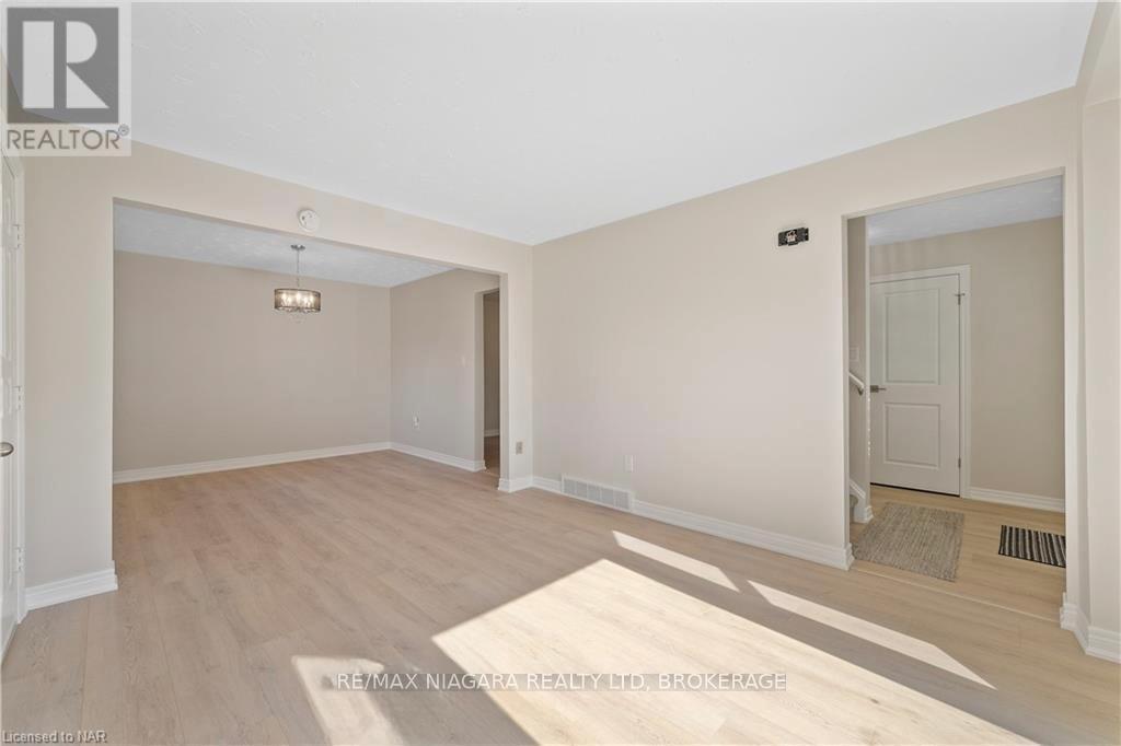 1 - 6344 Drummond Road, Niagara Falls, Ontario  L2G 4M9 - Photo 13 - X12851896