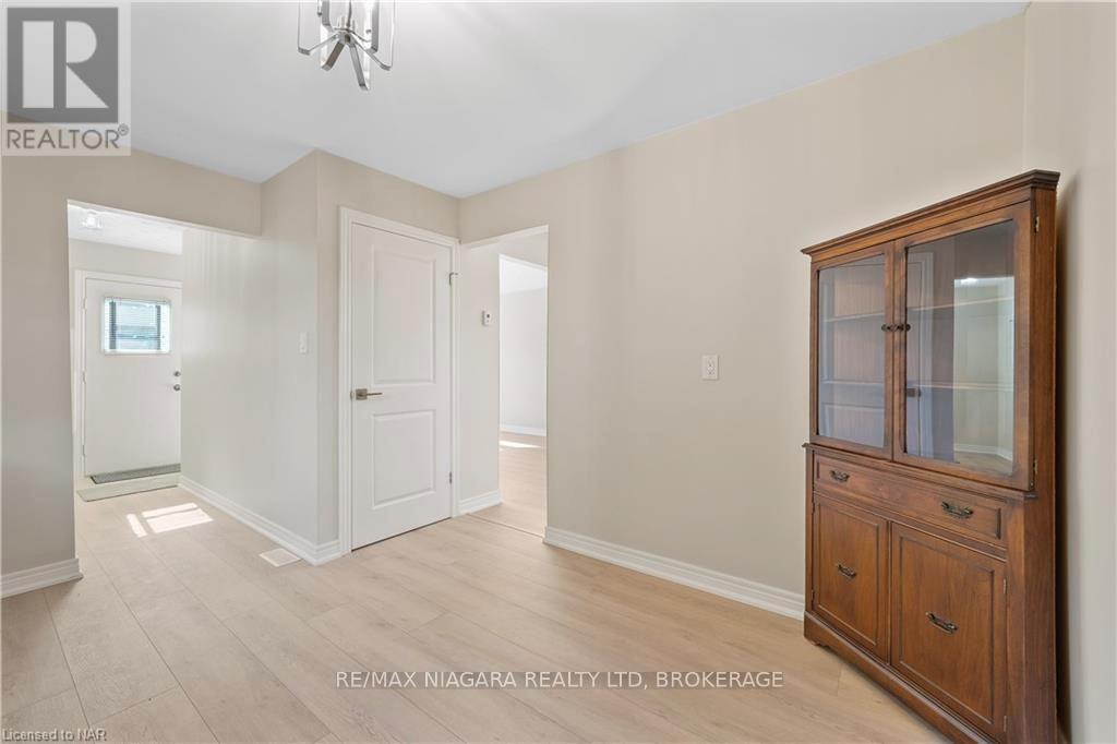 1 - 6344 Drummond Road, Niagara Falls, Ontario  L2G 4M9 - Photo 7 - X12851896