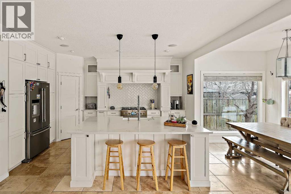 1560 Strathcona Drive Sw, Calgary, Alberta  T3H 4R8 - Photo 12 - A2290403