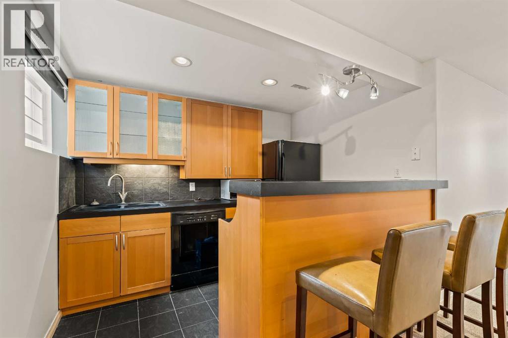 1560 Strathcona Drive Sw, Calgary, Alberta  T3H 4R8 - Photo 40 - A2290403