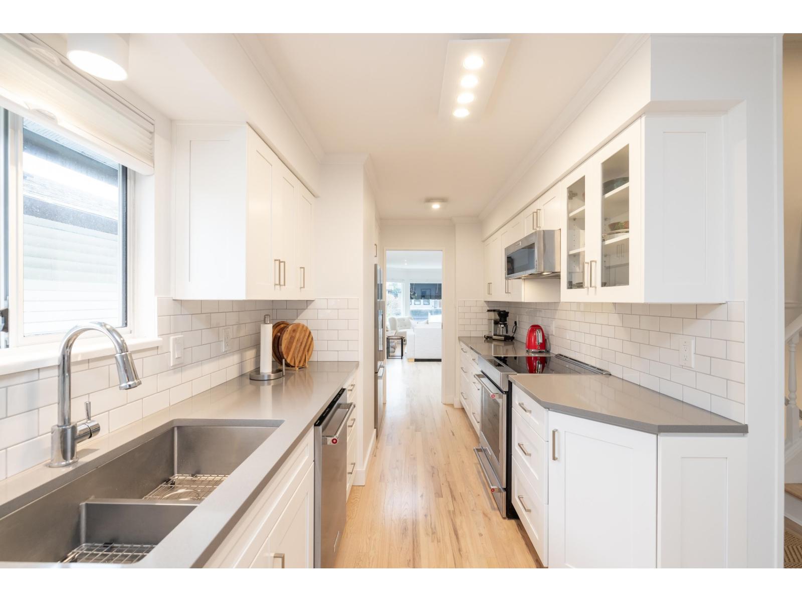 976 Habgood Street, White Rock, British Columbia  V4B 4W6 - Photo 11 - R3095863