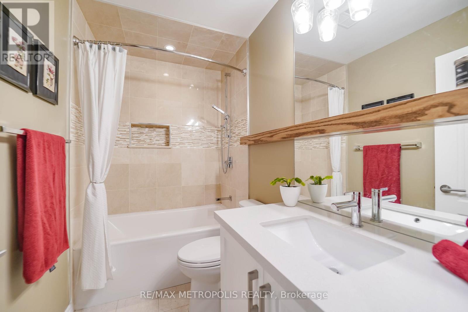201 - 1 Watergarden Way, Toronto, Ontario  M2K 2Z7 - Photo 16 - C12851912