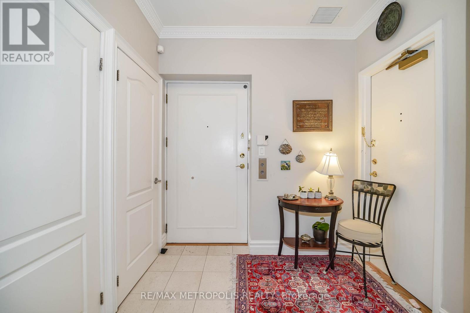 201 - 1 Watergarden Way, Toronto, Ontario  M2K 2Z7 - Photo 9 - C12851912