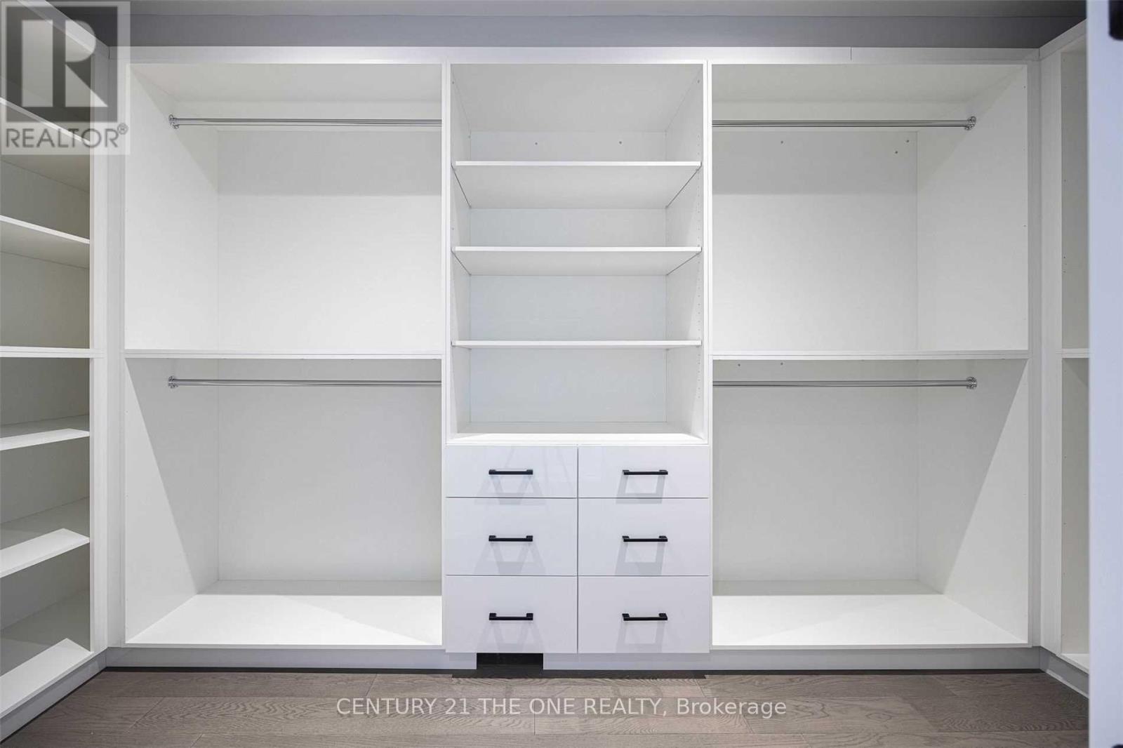 230 Mcrae Drive, Toronto, Ontario  M4G 1T5 - Photo 12 - C12851978