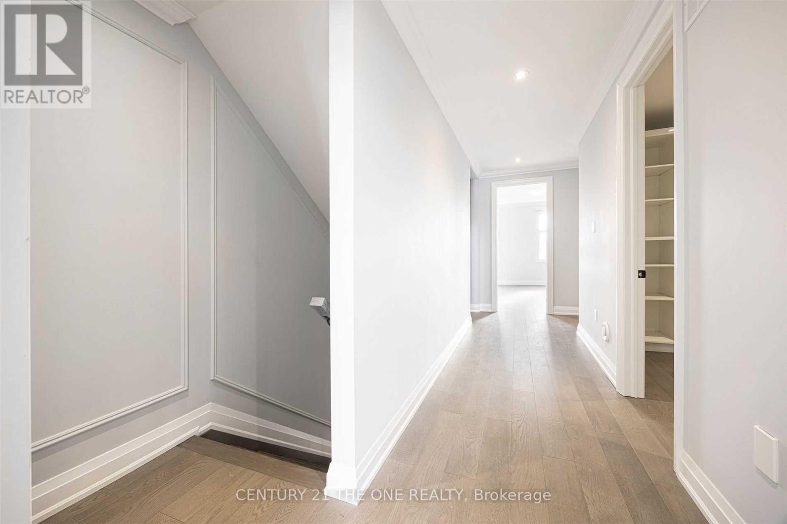 230 Mcrae Drive, Toronto, Ontario  M4G 1T5 - Photo 13 - C12851978