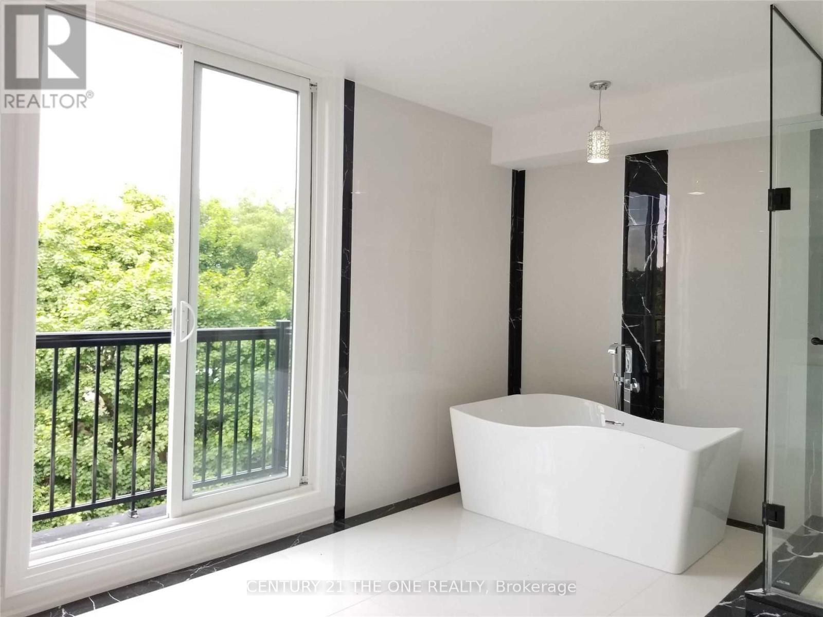 230 Mcrae Drive, Toronto, Ontario  M4G 1T5 - Photo 8 - C12851978