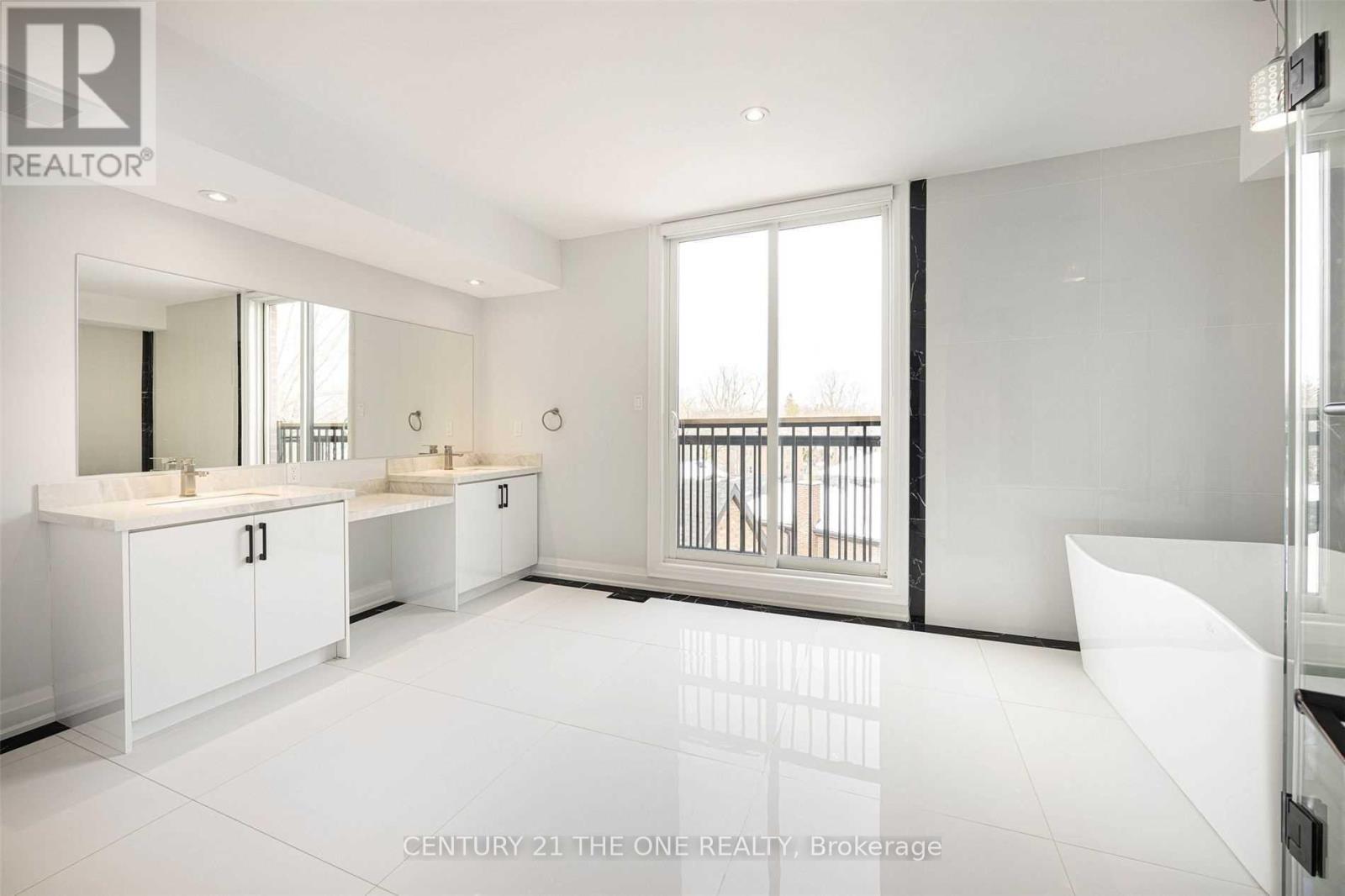 230 Mcrae Drive, Toronto, Ontario  M4G 1T5 - Photo 9 - C12851978