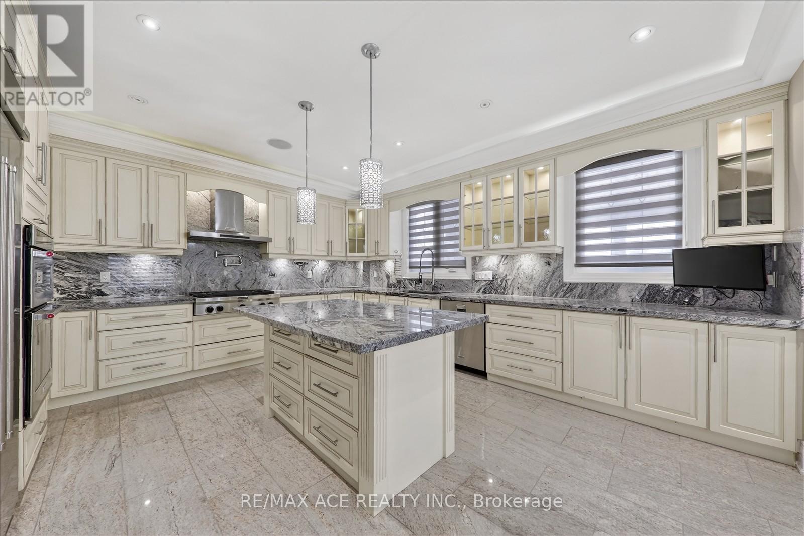 Main - 90 Colonial Avenue, Toronto, Ontario  M1M 2C5 - Photo 11 - E12851866