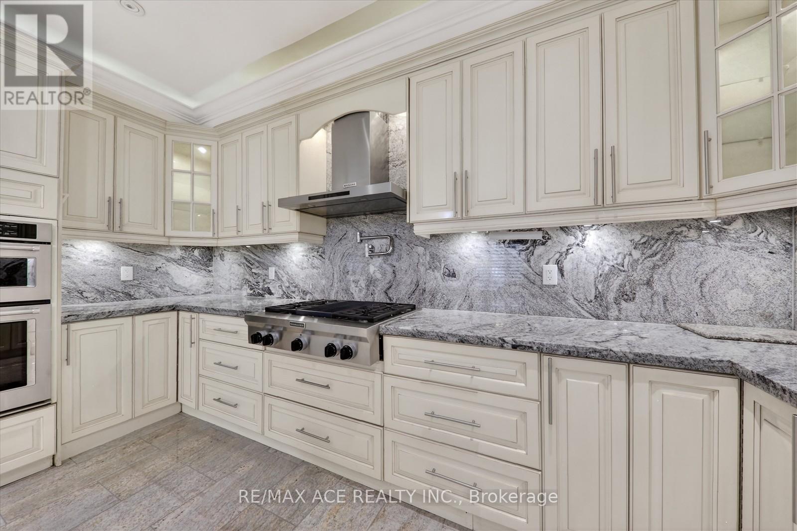 Main - 90 Colonial Avenue, Toronto, Ontario  M1M 2C5 - Photo 13 - E12851866