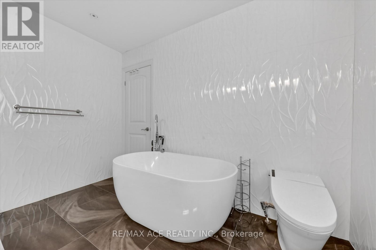 Main - 90 Colonial Avenue, Toronto, Ontario  M1M 2C5 - Photo 23 - E12851866