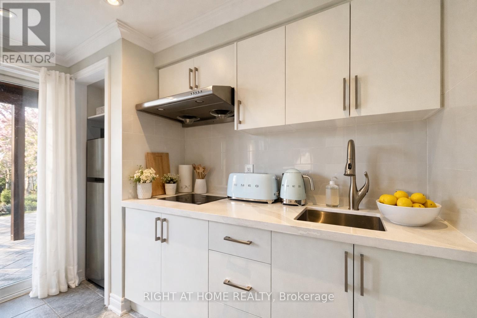 95 Giancola Basement Crescent, Vaughan (Maple), Ontario  L6A 2T5 - Photo 4 - N12851876