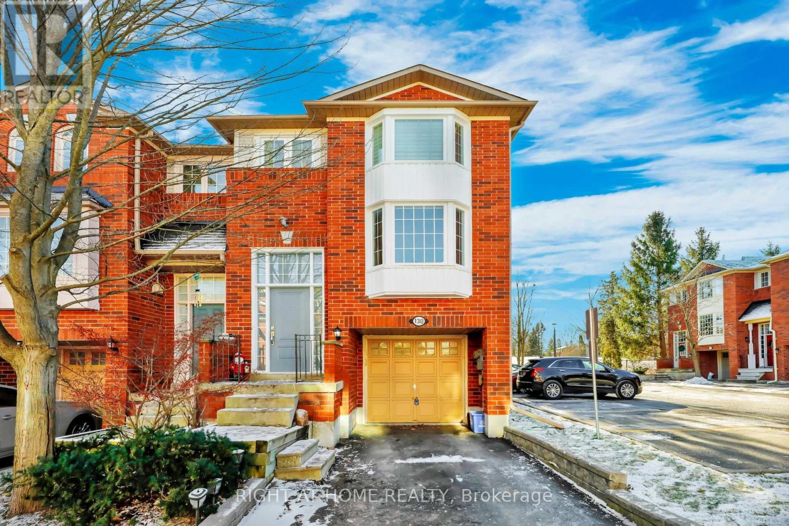 40 - 130 MOSAICS AVENUE, Aurora, Ontario