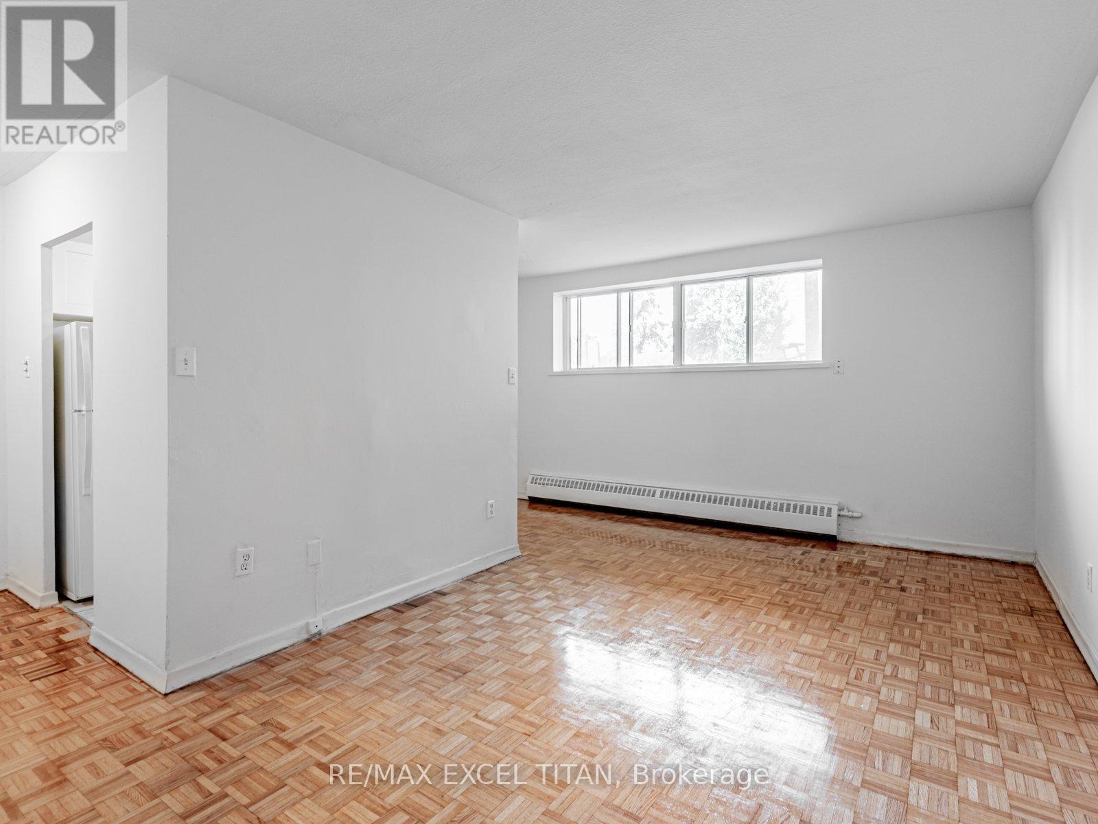 303 - 165 COLBORNE AVENUE, Richmond Hill, Ontario